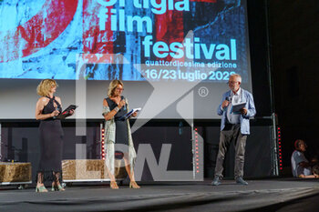 2022-07-16 - OFF Artistic Director Lisa Romano and Paola Poli and Steve Della Casa - ORTIGIA FILM FESTIVAL 2022 - REPORTAGE - EVENTS