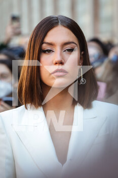2022-02-23 - Adele Exarchopoulos arriving at Fendi fashion show during the Milan Fashion Week Fall/Winter 2022/2023 on February 23, 2022 in Milan, Italy. - FENDI - OUTSIDE CELEBRITY ARRIVALS - MILAN FASHION WEEK FALL/WINTER - NEWS - FASHION
