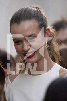 2022-02-23 - Josephine Skriver is seen on the front row of the Alberta Ferretti fashion show during the Milan Fashion Week Fall/Winter 2022/2023 on February 23, 2022 in Milan, Italy. - ALBERTA FERRETTI - OUTSIDE ARRIVALS - MILAN FASHION WEEK WOMENSWEAR FALL/WINTER 2022/2023 - NEWS - FASHION