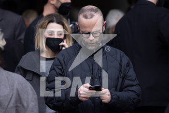 2022-02-24 - Flavio Flaccavento is seen before the Emporio Armani fashion show during the Milan Fashion Week Fall/Winter 2022/2023 on February 24, 2022 in Milan, Italy. Photo: Cinzia Camela. - EMPORIO ARMANI - OUTSIDE ARRIVALS - MILAN FASHION WEEK FALL/WINTER 2022/2023 - NEWS - FASHION