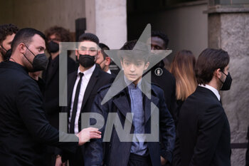 2022-02-24 - Matteo Romano is seen after the Emporio Armani fashion show during the Milan Fashion Week Fall/Winter 2022/2023 on February 24, 2022 in Milan, Italy. Photo: Cinzia Camela. - EMPORIO ARMANI - OUTSIDE ARRIVALS - MILAN FASHION WEEK FALL/WINTER 2022/2023 - NEWS - FASHION