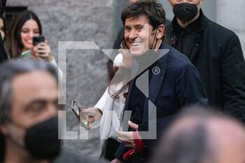 2022-02-24 - Gianni Morandi is seen at the Emporio Armani fashion show during the Milan Fashion Week Fall/Winter 2022/2023 on February 24, 2022 in Milan, Italy. Photo: Cinzia Camela. - EMPORIO ARMANI - OUTSIDE ARRIVALS - MILAN FASHION WEEK FALL/WINTER 2022/2023 - NEWS - FASHION