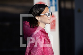 2022-02-25 - Guest is seen at Tod's fashion show during the Milan Fashion Week Fall/Winter 2022/2023 on February 25th, 2022 in Milan, Italy. Photo: Cinzia Camela. - TOD'S - OUTSIDE ARRIVALS - MILAN FASHION WEEK WOMENSWEAR FALL/WINTER 2022/2023 - NEWS - FASHION
