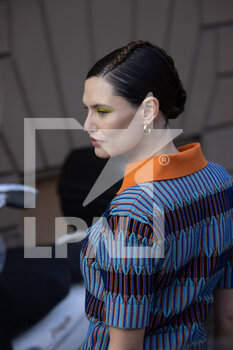 2022-02-25 - Bianca Balti is seen at Tod's fashion show during the Milan Fashion Week Fall/Winter 2022/2023 on February 25th, 2022 in Milan, Italy. Photo: Cinzia Camela. - TOD'S - OUTSIDE ARRIVALS - MILAN FASHION WEEK WOMENSWEAR FALL/WINTER 2022/2023 - NEWS - FASHION
