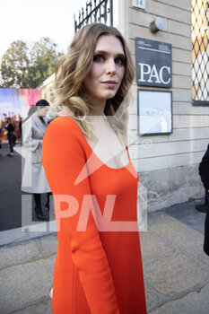 2022-02-25 - French model Gaia Weiss is seen at Tod's fashion show during the Milan Fashion Week Fall/Winter 2022/2023 on February 25th, 2022 in Milan, Italy. Photo: Cinzia Camela. - TOD'S - OUTSIDE ARRIVALS - MILAN FASHION WEEK WOMENSWEAR FALL/WINTER 2022/2023 - NEWS - FASHION