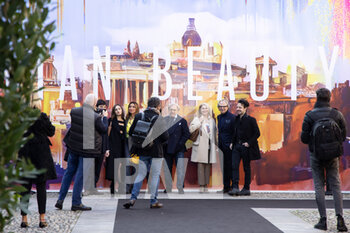 2022-02-25 - Della Valle famiily and guests are seen at the Tod's fashion show during the Milan Fashion Week Fall/Winter 2022/2023 on February 25th, 2022 in Milan, Italy. Photo: Cinzia Camela. - TOD'S - OUTSIDE ARRIVALS - MILAN FASHION WEEK WOMENSWEAR FALL/WINTER 2022/2023 - NEWS - FASHION