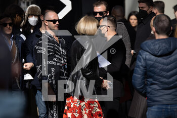 2022-02-26 - Anna Wintour is seen at the Dolce & Gabbana fashion show during the Milan Fashion Week Fall/Winter 2022/2023 on February 26th, 2022 in Milan, Italy. Photo: Cinzia Camela. - DOLCE & GABBANA - OUTSIDE ARRIVALS - MILAN FASHION WEEK WOMENSWEAR FALL/WINTER 2022/2023 - NEWS - FASHION