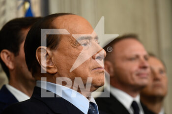 2022-10-21 - ROME, ITALY - OCTOBER 21: Silvio Berlusconi leaves the meeting with Italian President Sergio Mattarella during the first day of consultations at Quirinale Palace, on October 21, 2022 in Rome, Italy.
(Photo by Fabrizio Corradetti / LiveMedia) - ITALY QUIRINALE CONSULTATIONS FOR THE FORMATION OF A NEW GOVERNMENT DAY 2 - NEWS - POLITICS