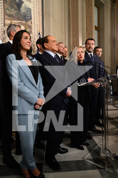 2022-10-21 - ROME, ITALY - OCTOBER 21: Licia Ronzulli Silvio Berlusconi Giorgia Meloni Matteo Salvini leaves the meeting with Italian President Sergio Mattarella during the first day of consultations at Quirinale Palace, on October 21, 2022 in Rome, Italy.
(Photo by Fabrizio Corradetti / LiveMedia) - ITALY QUIRINALE CONSULTATIONS FOR THE FORMATION OF A NEW GOVERNMENT DAY 2 - NEWS - POLITICS