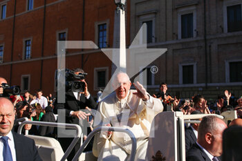 #Seguimi - Teenagers meet the Pope - NEWS - RELIGION