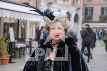 2022-02-19 - Typical Venetian carnival costume - VENICE CARNIVAL 2022 - NEWS - SOCIETY
