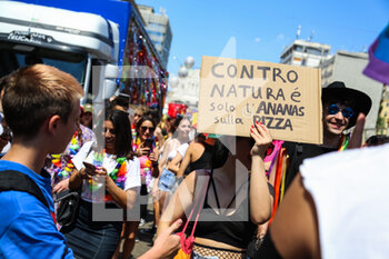2022-07-02 - Members of the Lesbian, Gay, Bisexual and Transgender (LGBT+) community gather together after taking part in the annual Pride Parade in the streets of Milano  - MILANO PRIDE 2022 - NEWS - SOCIETY