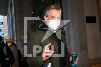 2022-01-16 - Kyle MacLachlan arrives at Palazzo Parigi during the MFW 2022 in Milan, Italy - CELEBRITY SIGHTNING - MFW 2022 - NEWS - VIP