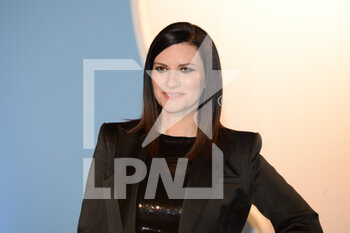 2022-04-05 - Laura Pausini, singer - PRESENTATION OF THE FILM WITH LAURA PAUSINI “PIACERE DI CONOSCERTI” - NEWS - VIP