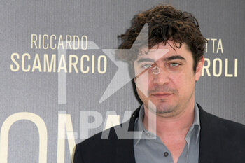 2022-02-22 - Riccardo Scamarcio - PHOTOCALL L'OMBRA DEL GIORNO - REPORTAGE - VIP