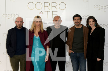 2022-03-10 - The cast - PHOTOCALL OF THE MOVIE 