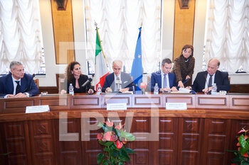 2023-02-13 - table for signing the protocol for confiscated assets - ITALIAN INTERIOR MINISTER MATTEO PIANTEDOSI INAUGURATES A NEW DIA CENTER IN CATANZARO - NEWS - CHRONICLE