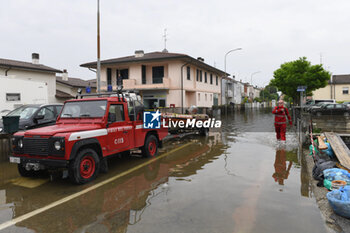 2023-05-19 - Vigili del Fuoco al lavoro durante l'alluvione a Lugo di Romagna (Lugo di Romagna during the flood) - ALLUVIONE (FLOOD) AT LUGO DI ROMAGNA - NEWS - CHRONICLE