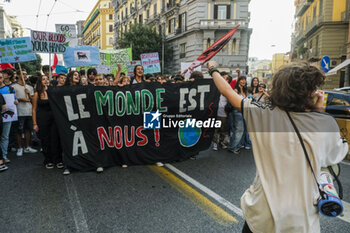 2023-10-06 - Friday For Future, students, associations, movements, in the square to demonstrate against climate change in Naples on October, 8 2023. - FRIDAY FOR FUTURE DEMONSTRATION IN NAPOLI - NEWS - CHRONICLE