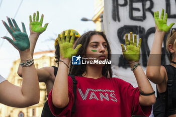 2023-10-06 - Friday For Future, students, associations, movements, in the square to demonstrate against climate change in Naples on October, 8 2023. - FRIDAY FOR FUTURE DEMONSTRATION IN NAPOLI - NEWS - CHRONICLE