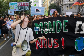 2023-10-06 - Friday For Future, students, associations, movements, in the square to demonstrate against climate change in Naples on October, 8 2023. - FRIDAY FOR FUTURE DEMONSTRATION IN NAPOLI - NEWS - CHRONICLE