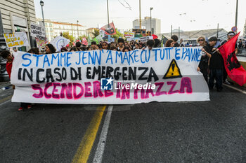 2023-10-06 - Friday For Future, students, associations, movements, in the square to demonstrate against climate change in Naples on October, 8 2023. - FRIDAY FOR FUTURE DEMONSTRATION IN NAPOLI - NEWS - CHRONICLE