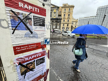 2023-11-03 - Leaflets on Hamas hostages in Naples, Campania, Italy - 03 November 2023 Leaflets with pictures and information on the people kidnapped by Hamas in Israel on 7 October 2023 posted in the city centre. - HAMAS HOSTAGE FLYERS IN NAPLES - NEWS - CHRONICLE