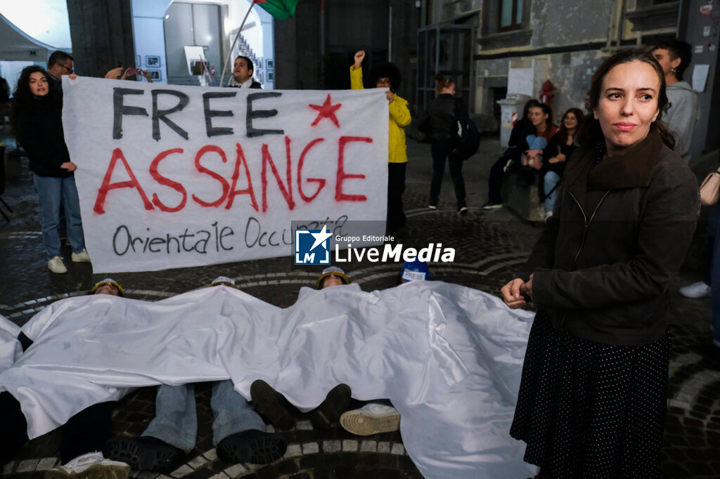 Italy: FreeAssange, Stella Moris in Naples - NEWS - CHRONICLE