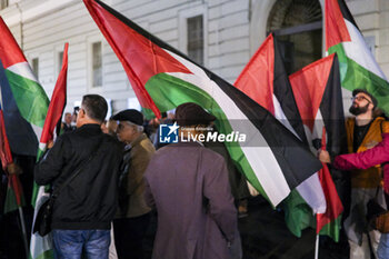 2023-11-20 - The Peace and Disarmament Committee meets in Naples November, 20 2023, for an interfaith torchlight procession for Peace in the Middle East between Palestine and Israel - PEACE AND DISARMAMENT, TORCHLIGHT PROCESSION IN NAPLES - NEWS - CHRONICLE