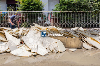 2023-05-21 - Furniture ruined because of the flood - EMILIA ROMAGNA'S FLOOD, MAY 2023 - REPORTAGE - CHRONICLE