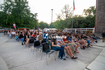 2023-06-18 - The crowd for Stefano Nazzi - STEFANO NAZZI - IL VOLTO DEL MALE PRESENTATION - REPORTAGE - CULTURE