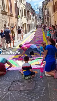2023-06-25 - Preparations - Processione dei Ceri ed infiorata / Procession of candles and flower display - Rieti, Italy - PROCESSION OF CANDLES AND FLOWERS CARPET - SAINT ANTHONY RIETI, ITALY - REPORTAGE - CULTURE