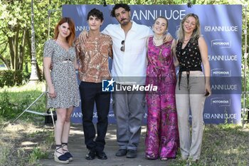 2023-06-26 - Serena Tateo, Tiziano Russo and Isabella Aguilar during the Photocall of the film Noi Anni Luce at Casa del Cinema, 26 June 2023, Rome, Italy. - PHOTOCALL FILM NOI ANNI LUCE - REPORTAGE - CULTURE