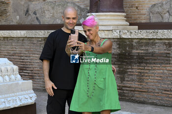 2023-09-07 - Jago and Cristina Bowerman during the press conference for the presentation Time for Change event, at the Temple of Venus, 7 September 2023, Rome, Italy. - TIME FOR CHANGE PRESENTATION PRESS CONFERENCE - REPORTAGE - CULTURE