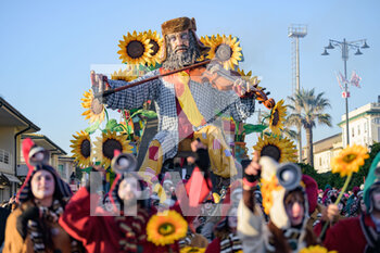2023-02-04 - inauguration of the 150th edition of the Viareggio Carnival, the floats travel along the seafront avenues with thousands of people - CARNEVALE DI VIAREGGIO PRIMO CORSO - NEWS - EVENTS