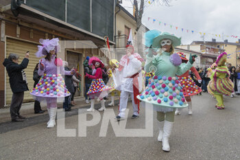 2023-02-19 - Traditional masks dance through the streets of the village at the Tarantella sound during historical carnival on Febraury 19, 2023 in Montemarano (AV), Italy - CARNEVALE DI MONTEMARANO - NEWS - EVENTS