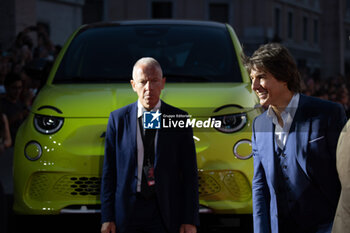 2023-06-19 - Tom Cruise (with a Fiat 500 Abarth in backgrownd) attends the Global Premiere of Paramount Pictures' 