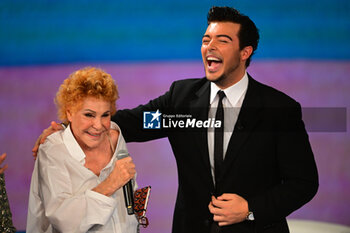 2023-10-15 - Italians singers Ornella Vanoni and Stash Fiordispino speak during TV program 
