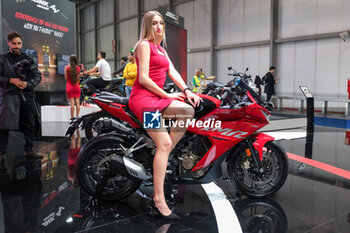2023-11-07 - Hero XMR 210 motorcycle exposed at 80th edition of EICMA - Milan International Exhibition of Cycle and Motorcycle at Rho Fair on November 7, 2023, Rho - Milan, Italy. - EICMA - 80TH EDITION OF INTERNATIONAL CYCLE AND MOTORCYCLE EXHIBITION - NEWS - EVENTS
