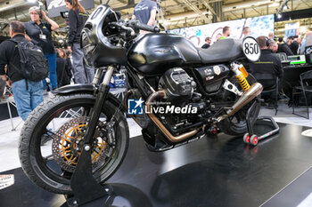2023-11-07 - Moto Guzzi V7 850 Cafe Racer bike exposed at 80th edition of EICMA - Milan International Exhibition of Cycle and Motorcycle at Rho Fair on November 7, 2023, Rho - Milan, Italy. - EICMA - 80TH EDITION OF INTERNATIONAL CYCLE AND MOTORCYCLE EXHIBITION - NEWS - EVENTS