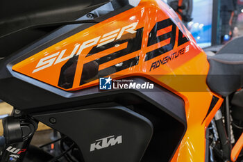 2023-11-07 - Details of KTM 1290 Adventure bike at 80th edition of EICMA - Milan International Exhibition of Cycle and Motorcycle at Rho Fair on November 7, 2023, Rho - Milan, Italy. - EICMA - 80TH EDITION OF INTERNATIONAL CYCLE AND MOTORCYCLE EXHIBITION - NEWS - EVENTS
