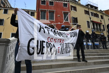 Anarchists' demostration in favour of Juan and Alfredo Cospito - SERVIZI - EVENTI