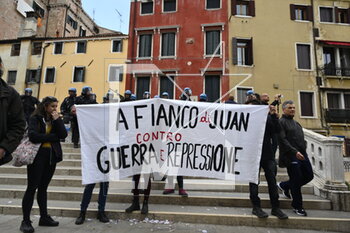 2023-03-25 - Anarchists` demostation in favour of Juan and Alfredo Cospito, 25 March 2023, Venice, Italy. - ANARCHISTS' DEMOSTRATION IN FAVOUR OF JUAN AND ALFREDO COSPITO - REPORTAGE - EVENTS