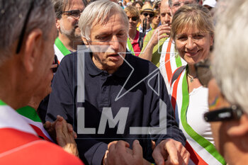 2023-05-07 - Don Luigi Ciotti welcoming the authorities - BERGAMO-BRESCIA IN CAMMINO - REPORTAGE - EVENTS