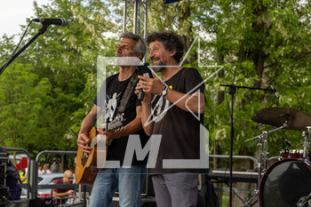 2023-05-07 - Don Fabio Corazzina and Charlie from Mercanti di Liquore - BERGAMO-BRESCIA IN CAMMINO - REPORTAGE - EVENTS
