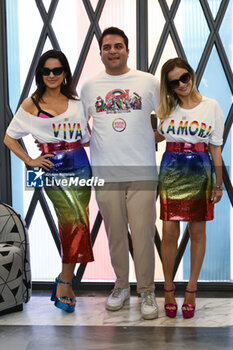 2023-06-09 - Paola & Chiara and Mario Colamarino during the Press Conference to present Roma Pride 2023, on June 9, 2023 at the Hotel W ROME, Rome, Italy. - PAOLA & CHIARA AT PRESS CONFERENCE TO PRESENT ROMA PRIDE 2023 - REPORTAGE - EVENTS