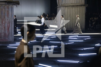 24/02/2023 - A model walks the runway at the Tod's fashion show during the Milan Fashion Week Womenswear Fall/Winter 2023/2024 on February 24, 2023 in Milan, Italy. ©Photo: Cinzia Camela. - TOD'S FASHION SHOW AND GUESTS - NEWS - MODA