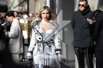 25/02/2023 - A guest is sean at Dolce & Gabbana fashion show, Milan Fashion Week Womenswear Fall/Winter 2023/2024 ©Photo: Cinzia Camela. - DOLCE & GABBANA CELEBRITY AND STREET STYLE - NEWS - MODA