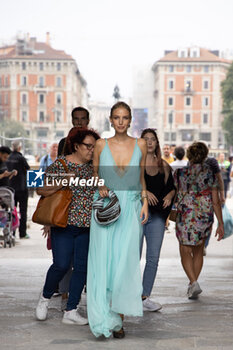 2023-09-20 - Leonie Hanne arrives at the Alberta Ferretti fashion show during the Milan Fashion Week Womenswear Spring/Summer 2024 on September 20, 2023 in Milan, Italy. ©Photo: Cinzia Camela. - ALBERTA FERRETTI - CELEBRITY - MILAN FASHION WEEK - WOMENSWEAR SPRING/SUMMER 2024 - NEWS - FASHION