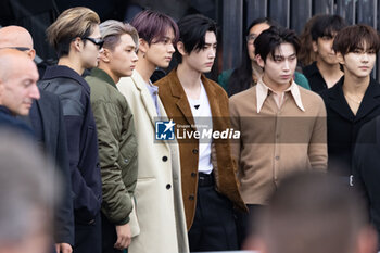 2023-09-21 - Enhypen band members (L-R) Niki, Jay, Heeseung, Sunghoon, Sunoo, Jungwon, arrive at the Prada fashion show during the Milan Fashion Week Womenswear Spring/Summer 2024 on September 21, 2023 in Milan, Italy. ©Photo: Cinzia Camela. - PRADA - CELEBRITY - MILAN FASHION WEEK - WOMENSWEAR SPRING/SUMMER 2024 - NEWS - FASHION